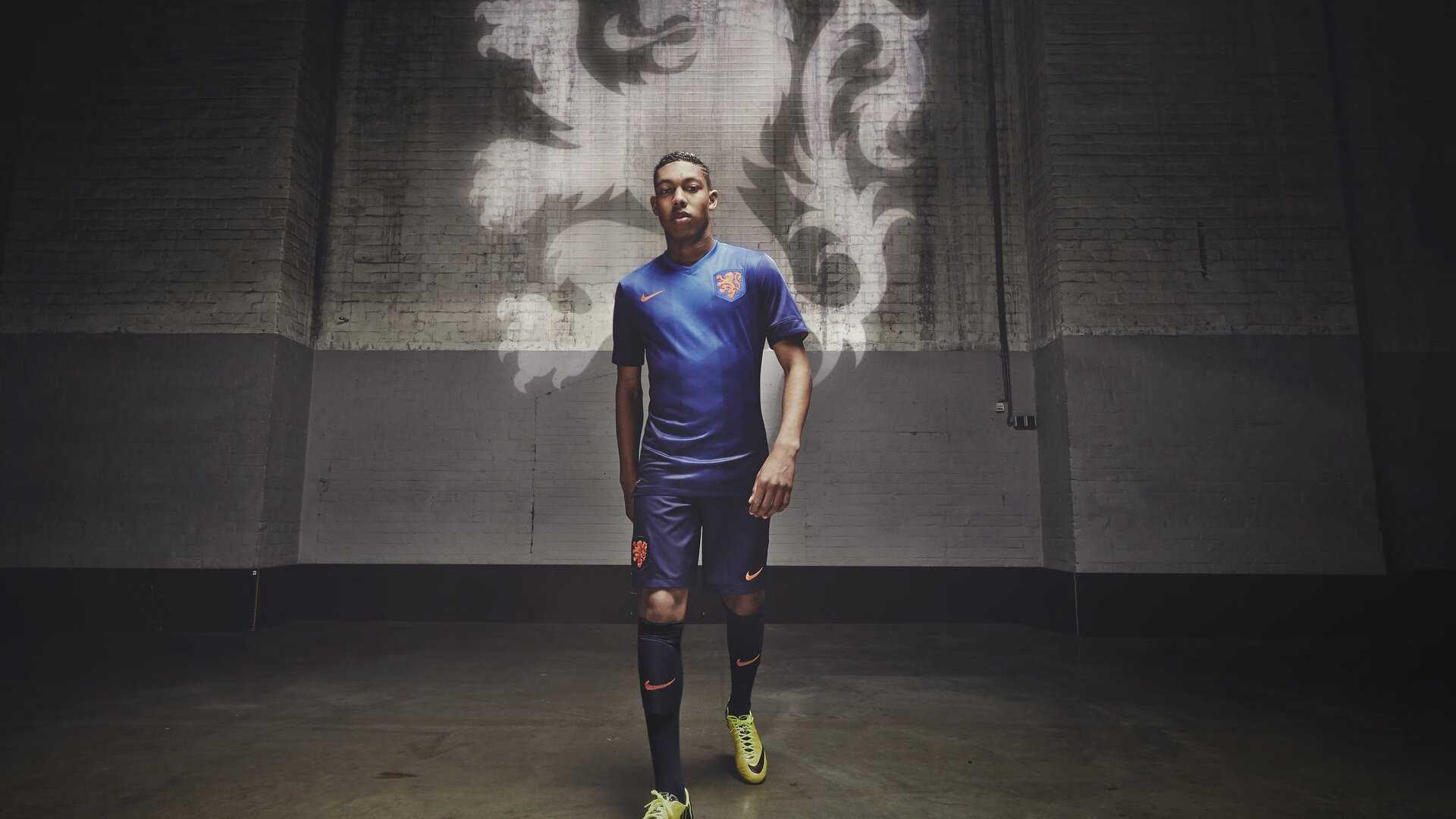 “水上救生：三叉湖游泳馆考验勇气与技巧的极限时刻”