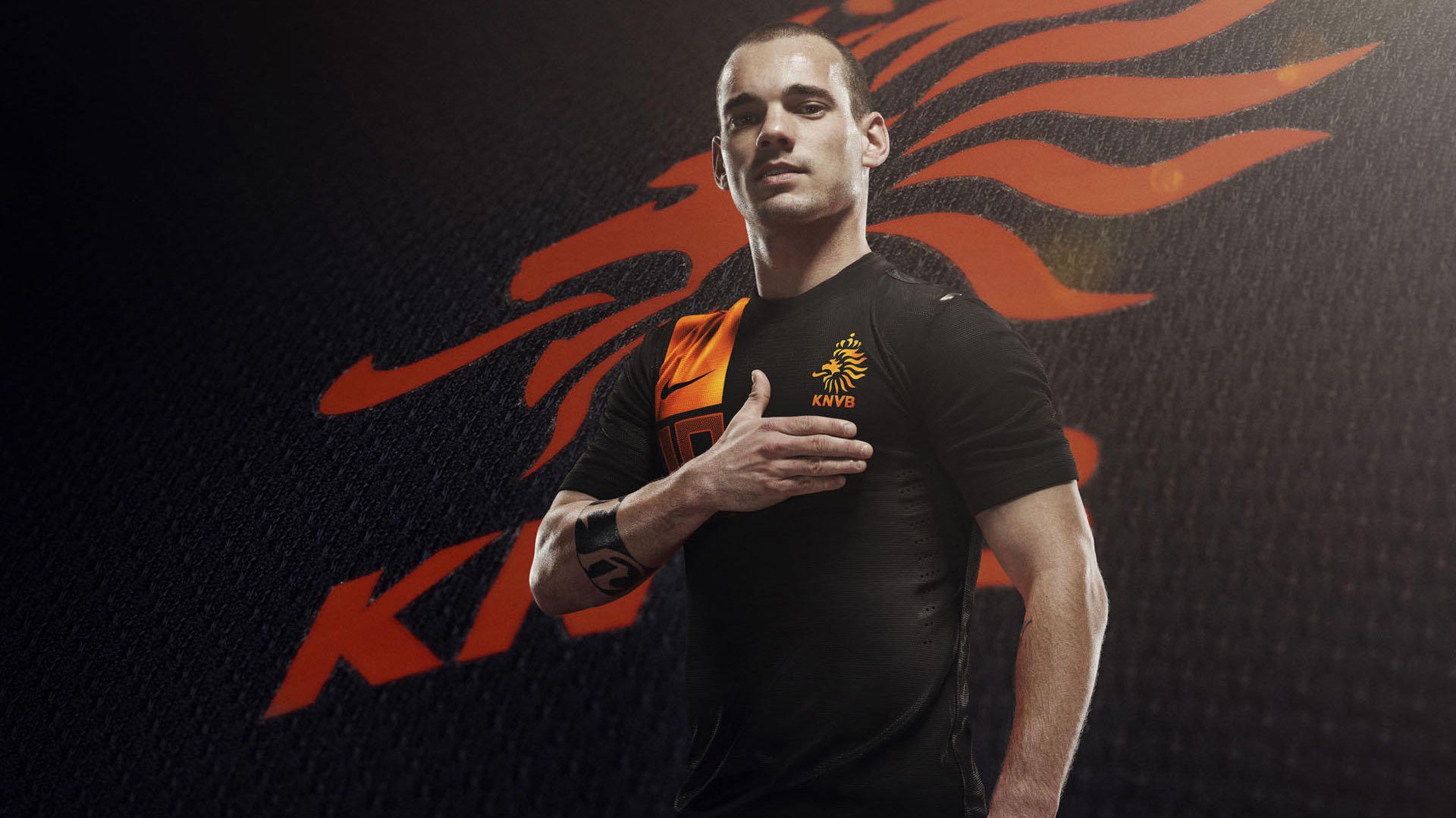 中国足球国家队开展技战术适应能力测试，足球实战技术训练